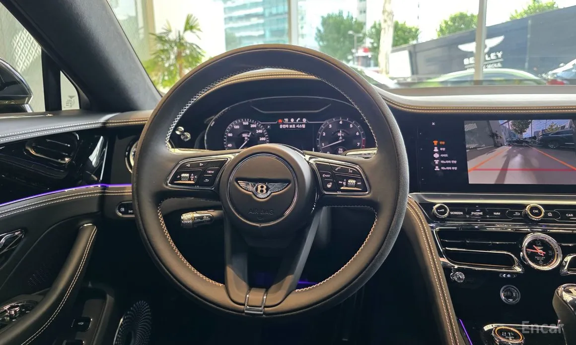 Фото 11 - Bentley Flying Spur