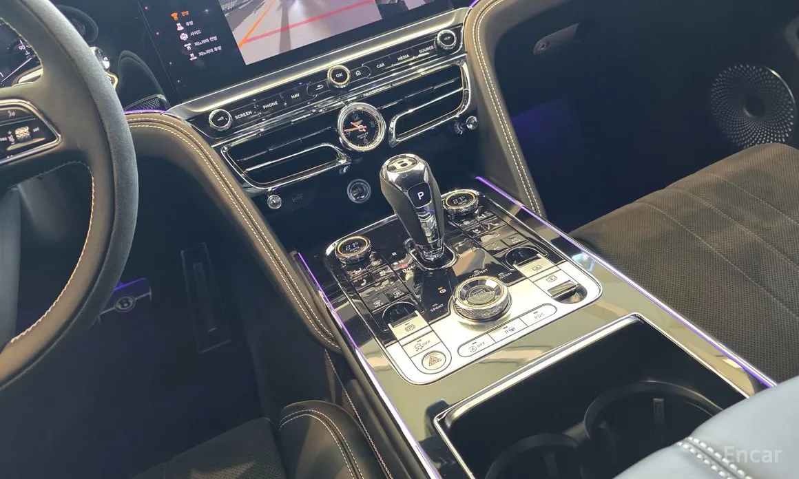 Фото 12 - Bentley Flying Spur