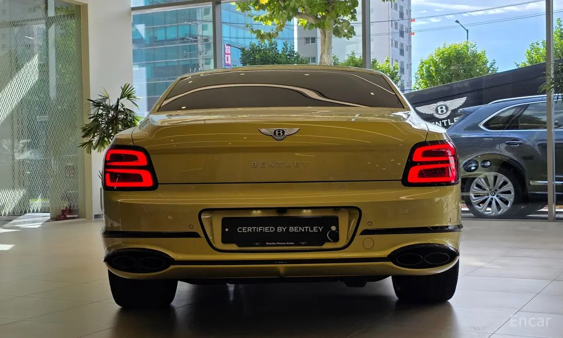 Фото 5 - Bentley Flying Spur