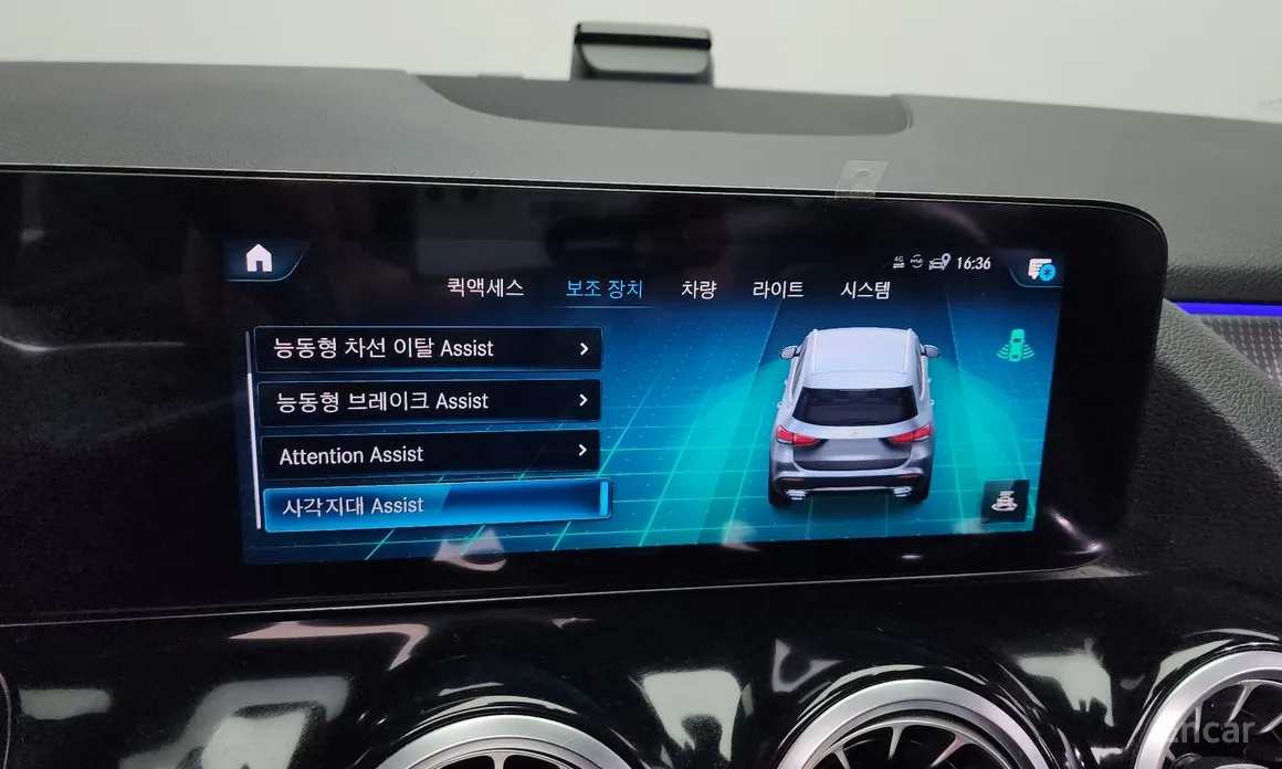 Фото 16 - Mercedes-Benz GLA-Class