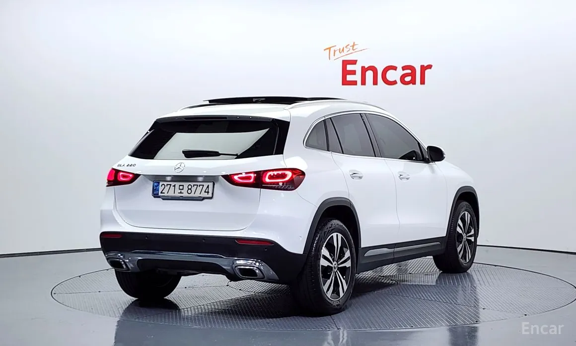 Фото 2 - Mercedes-Benz GLA-Class