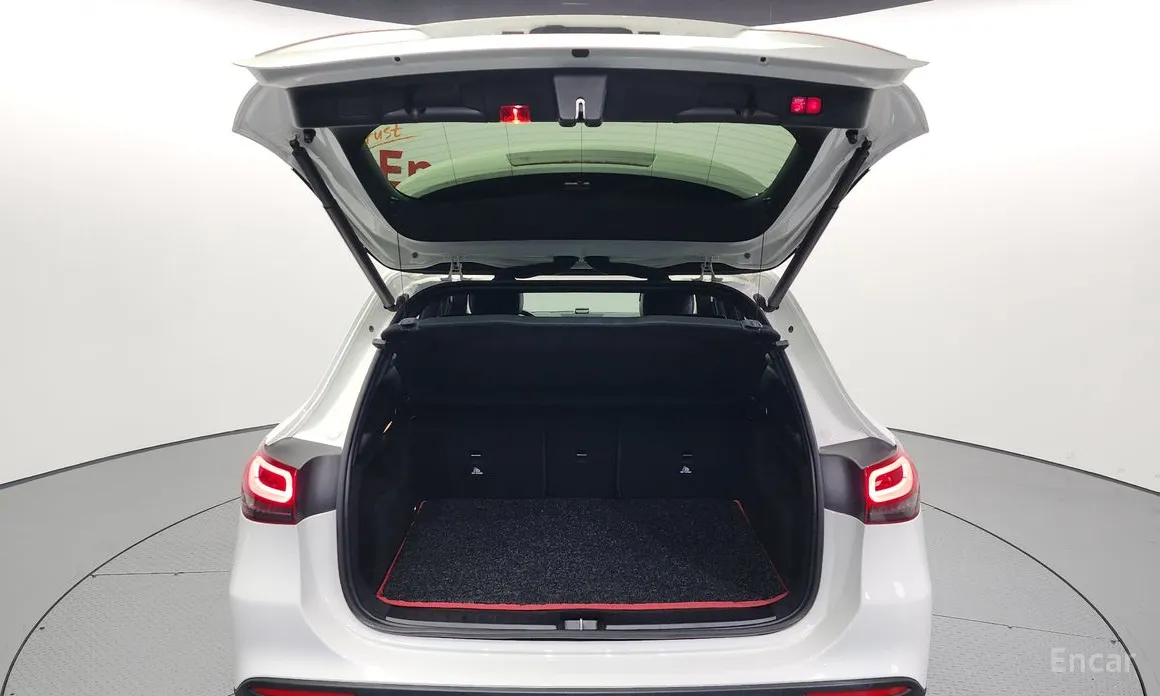 Фото 20 - Mercedes-Benz GLA-Class