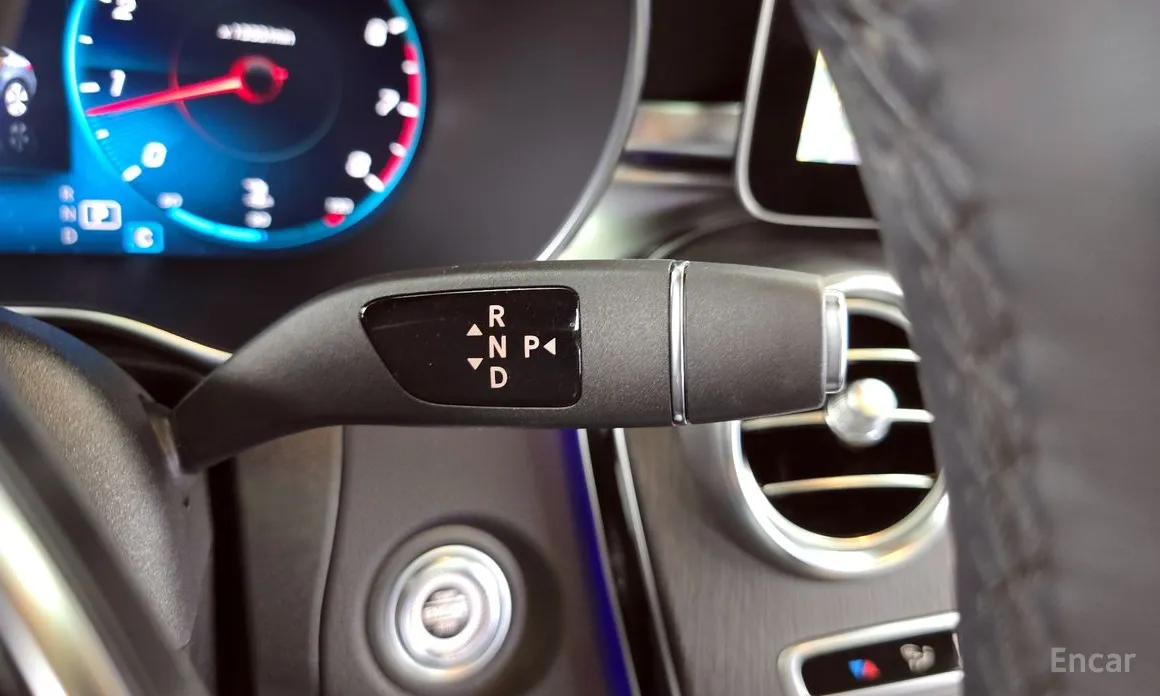 Фото 9 - Mercedes-Benz GLC-Class