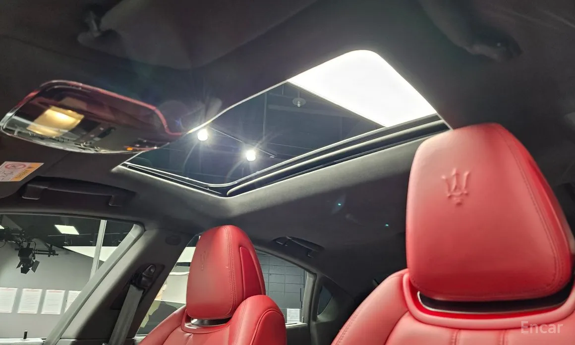 Фото 19 - Maserati Quattroporte