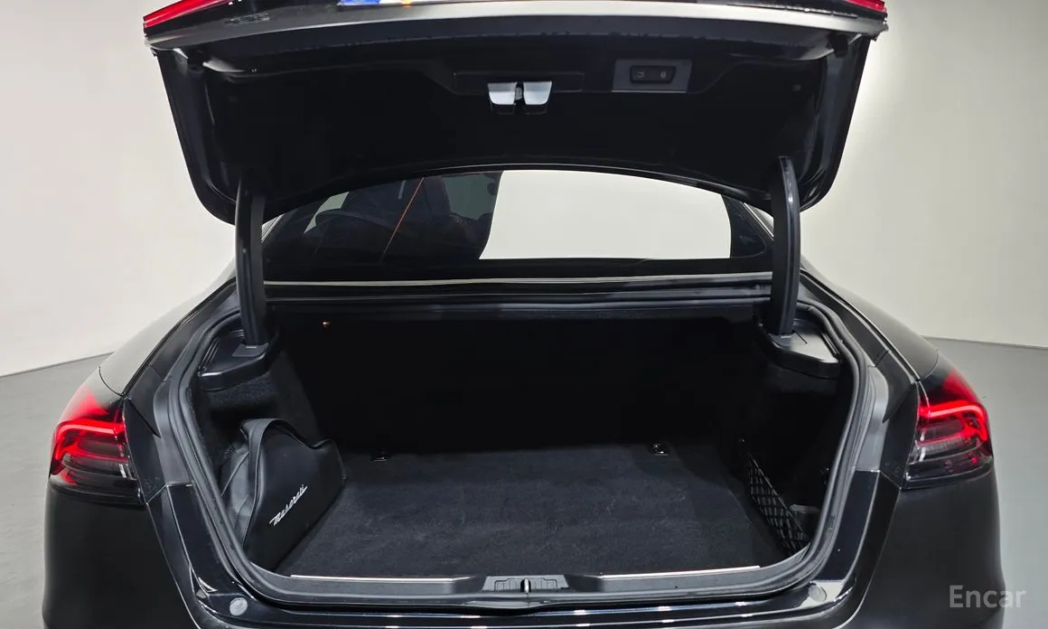 Фото 20 - Maserati Quattroporte