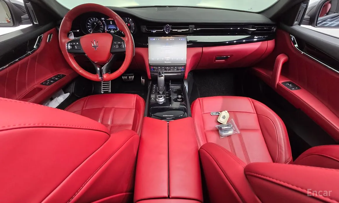 Фото 7 - Maserati Quattroporte