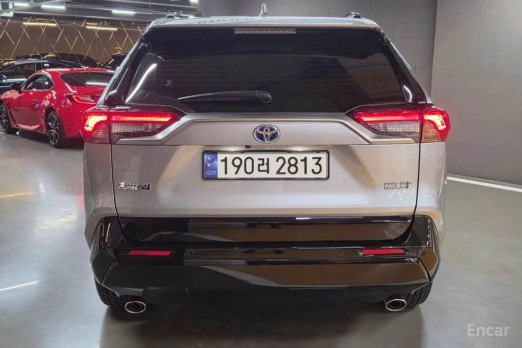 Фото 4 - Toyota RAV4