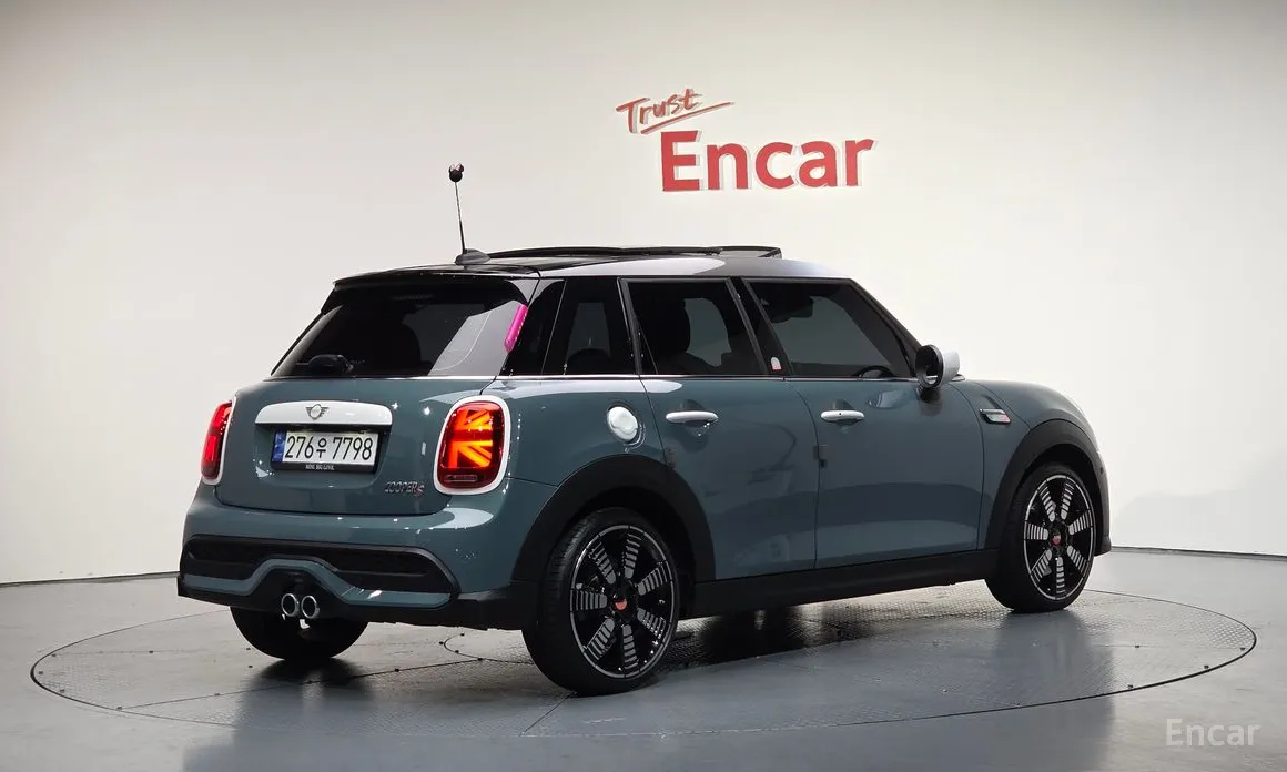 Фото 2 - Mini Cooper