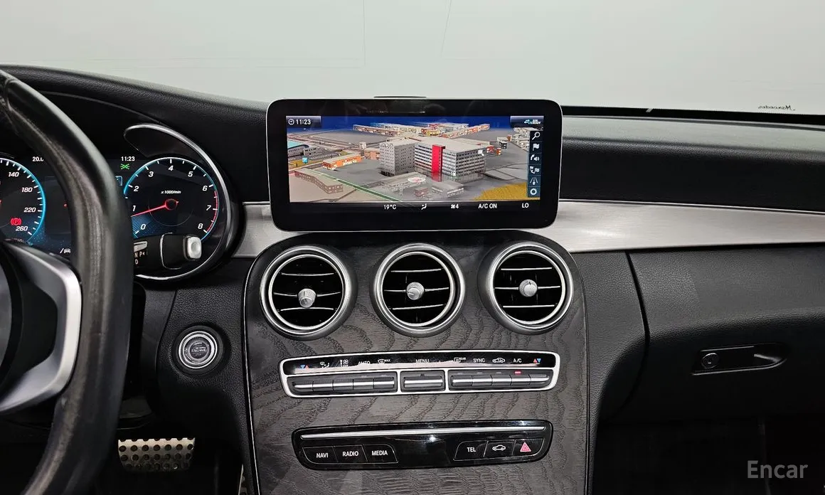 Фото 14 - Mercedes-Benz C-Class