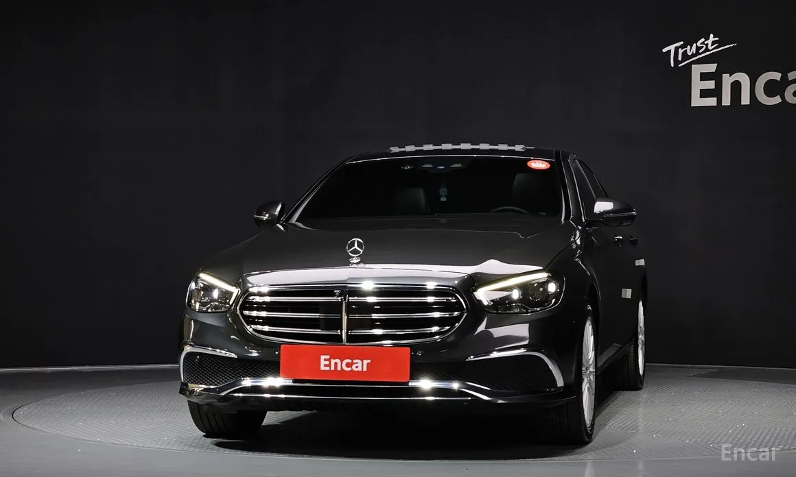 Фото 3 - Mercedes-Benz E-Class