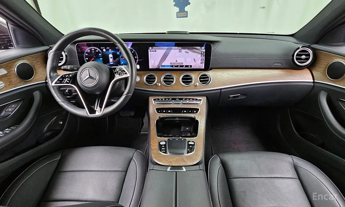 Фото 7 - Mercedes-Benz E-Class