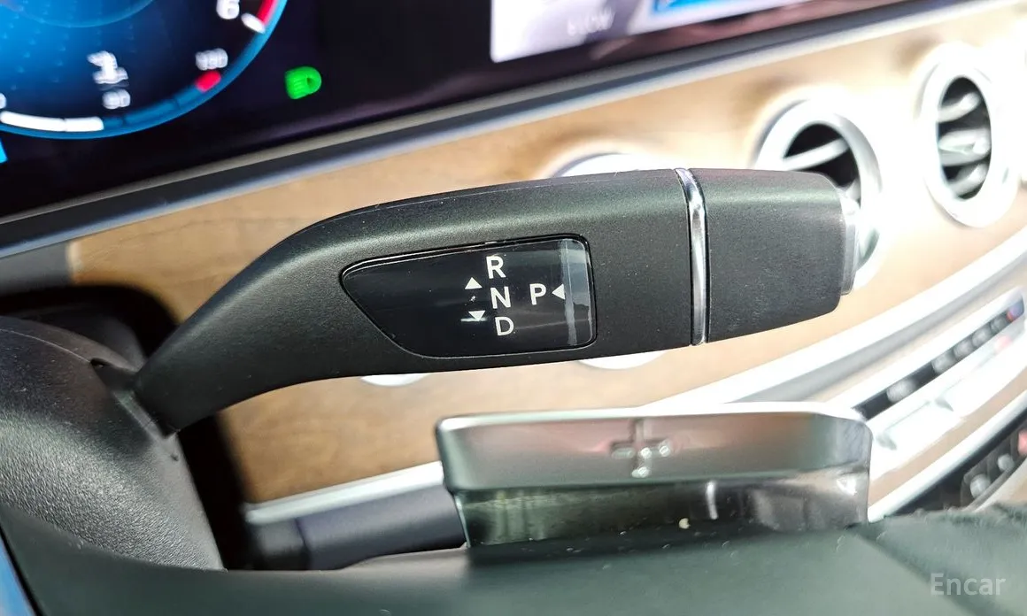 Фото 9 - Mercedes-Benz E-Class