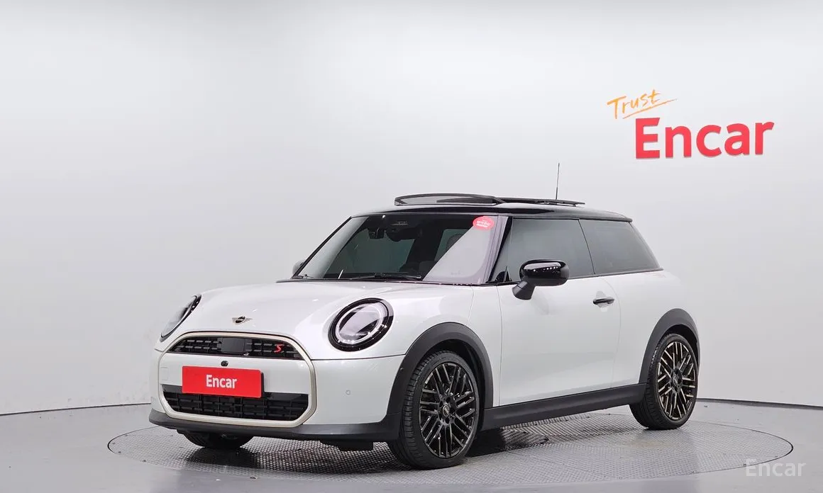 Фото 1 - Mini Cooper