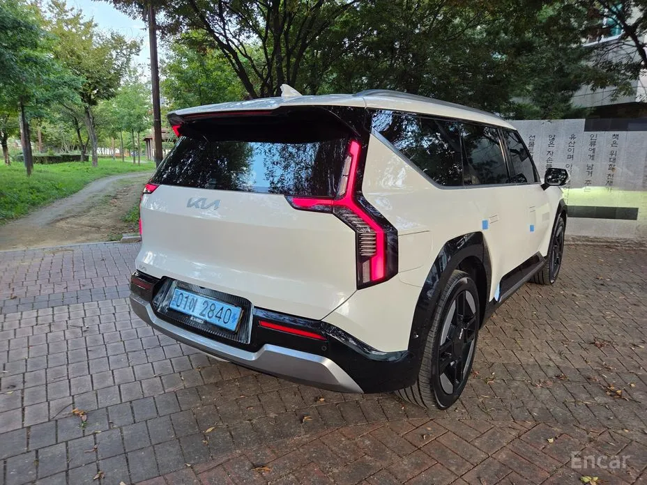 Фото 2 - Kia EV9