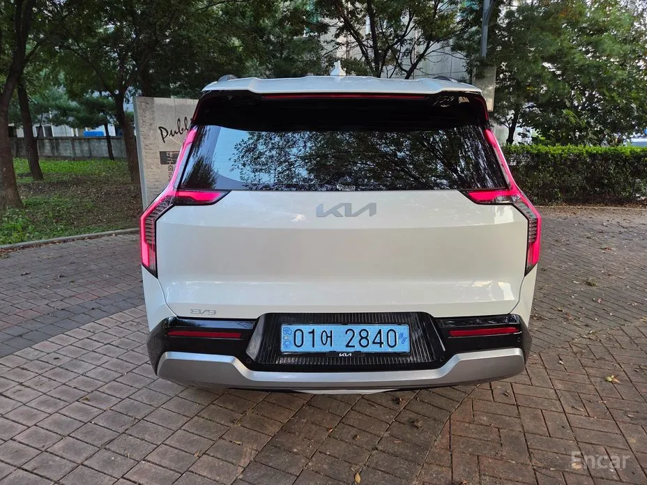 Фото 4 - Kia EV9
