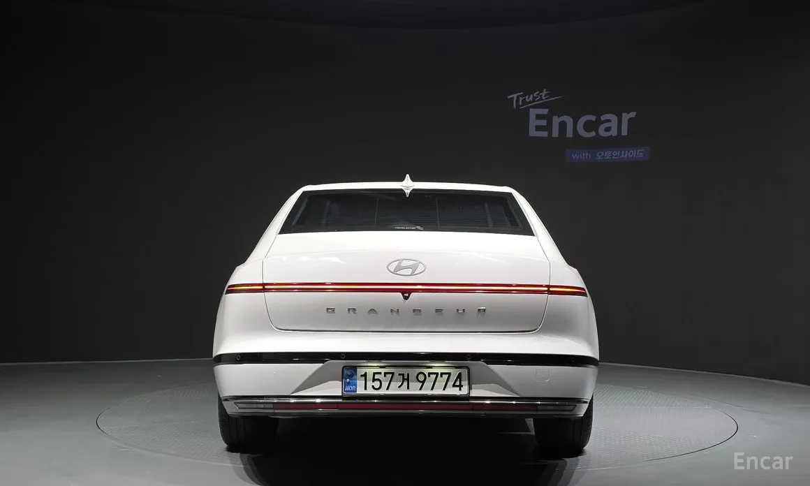 Фото 4 - Hyundai Grandeur