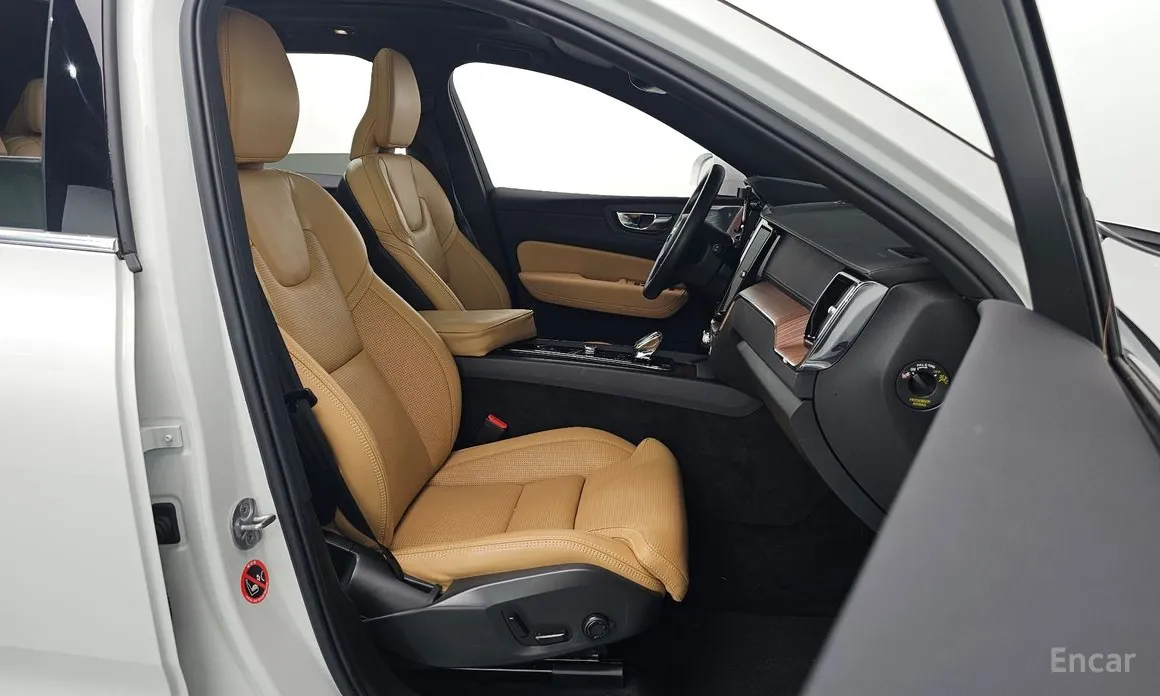 Фото 10 - Volvo XC60