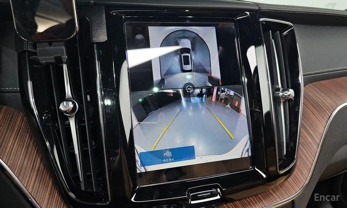 Фото 15 - Volvo XC60