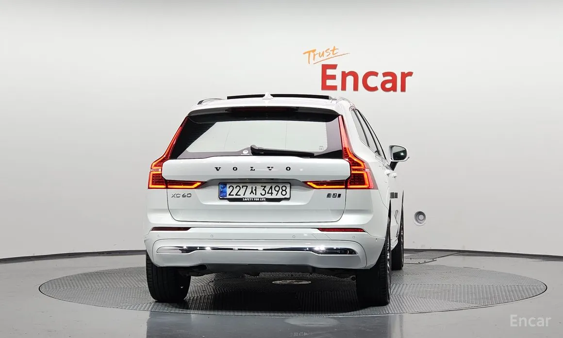 Фото 4 - Volvo XC60