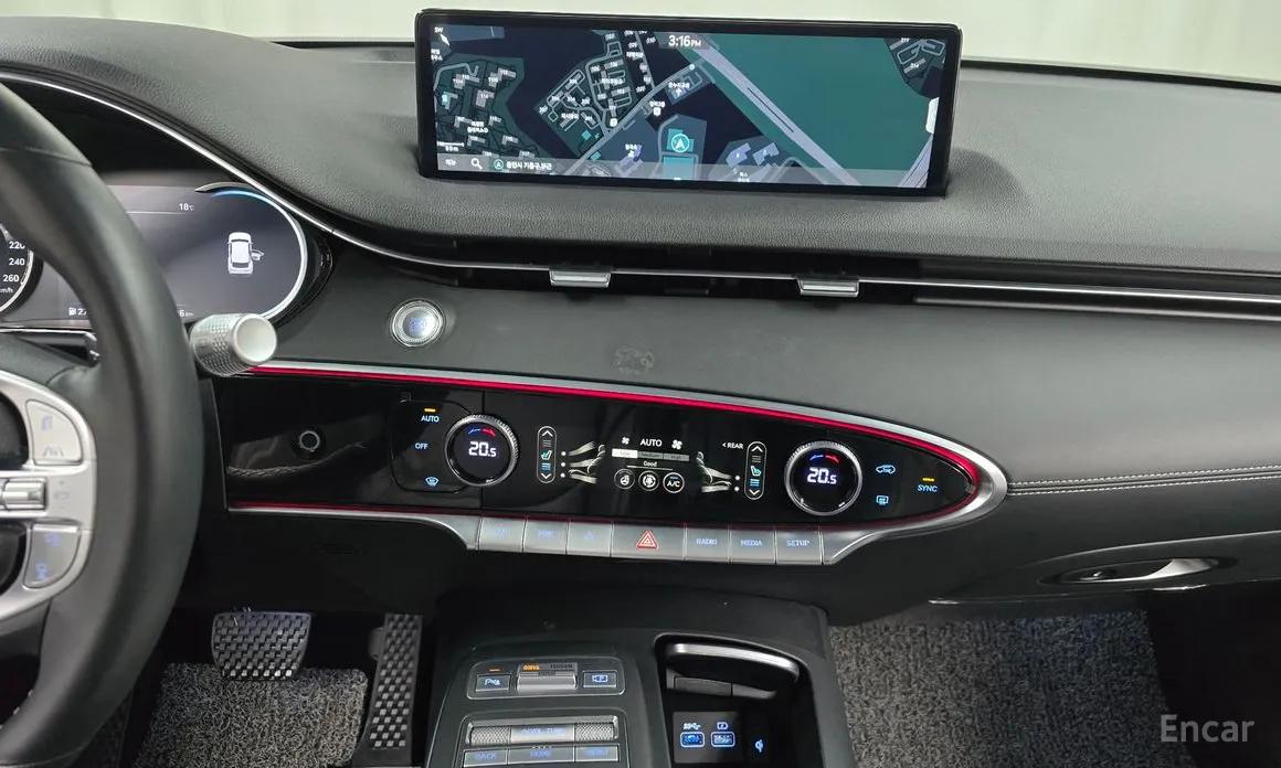 Photo 14 - Genesis GV70