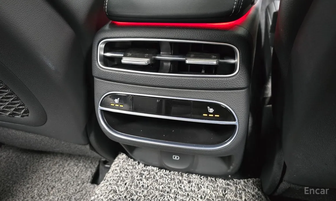 Photo 18 - Genesis GV70