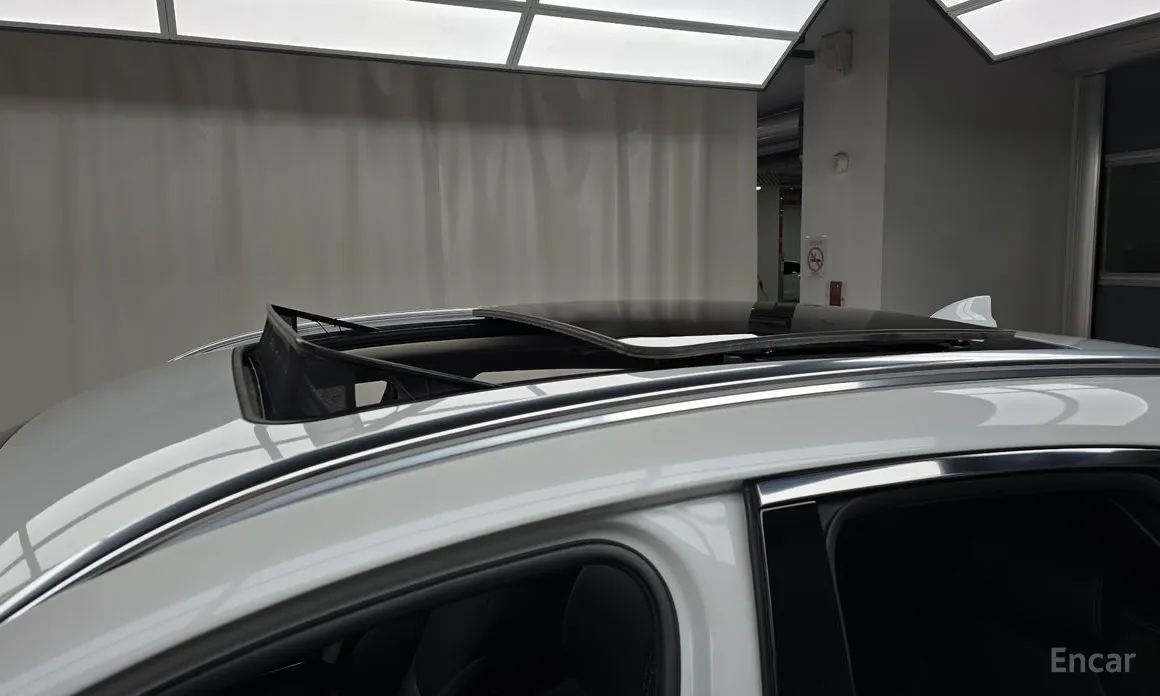 Photo 19 - Genesis GV70