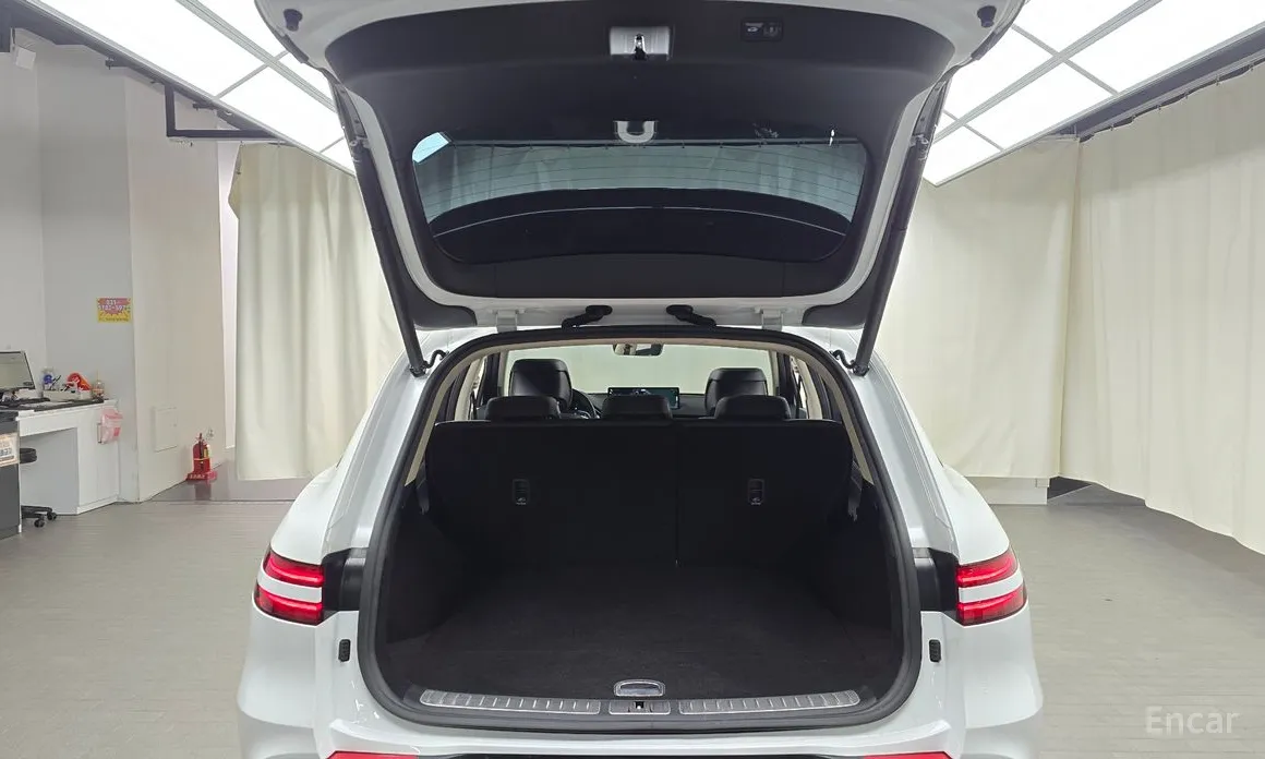 Photo 20 - Genesis GV70