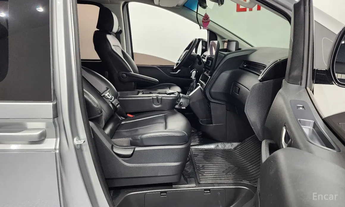 Фото 11 - Hyundai Staria