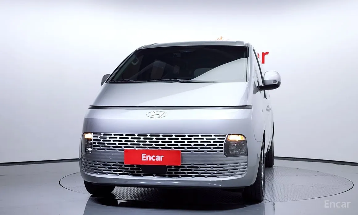 Фото 3 - Hyundai Staria