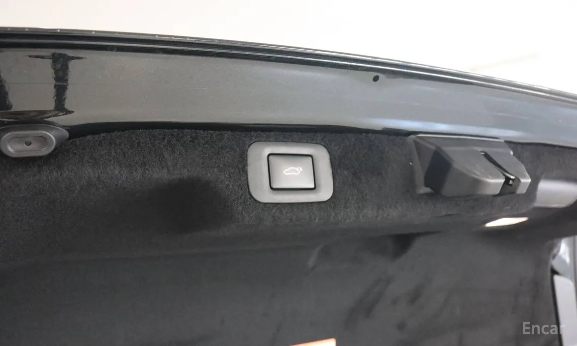 Фото 17 - Lexus LS