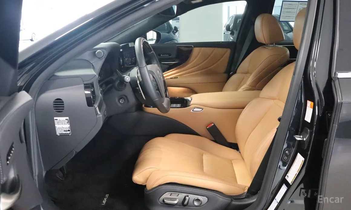 Фото 9 - Lexus LS