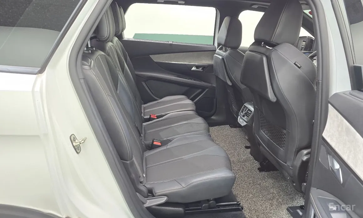 Фото 12 - Peugeot 5008