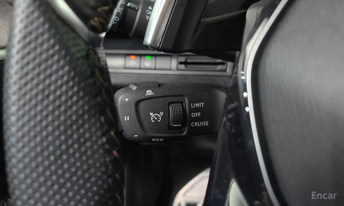 Фото 17 - Peugeot 5008