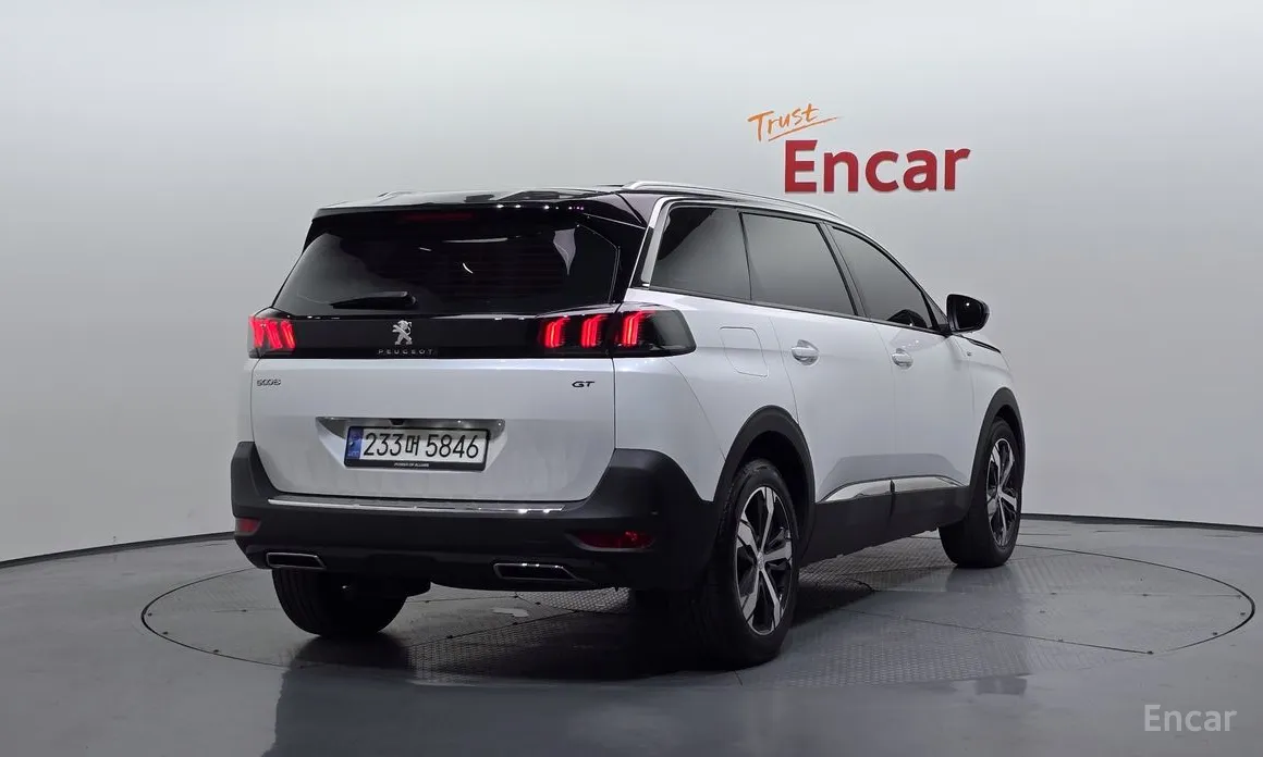 Фото 2 - Peugeot 5008