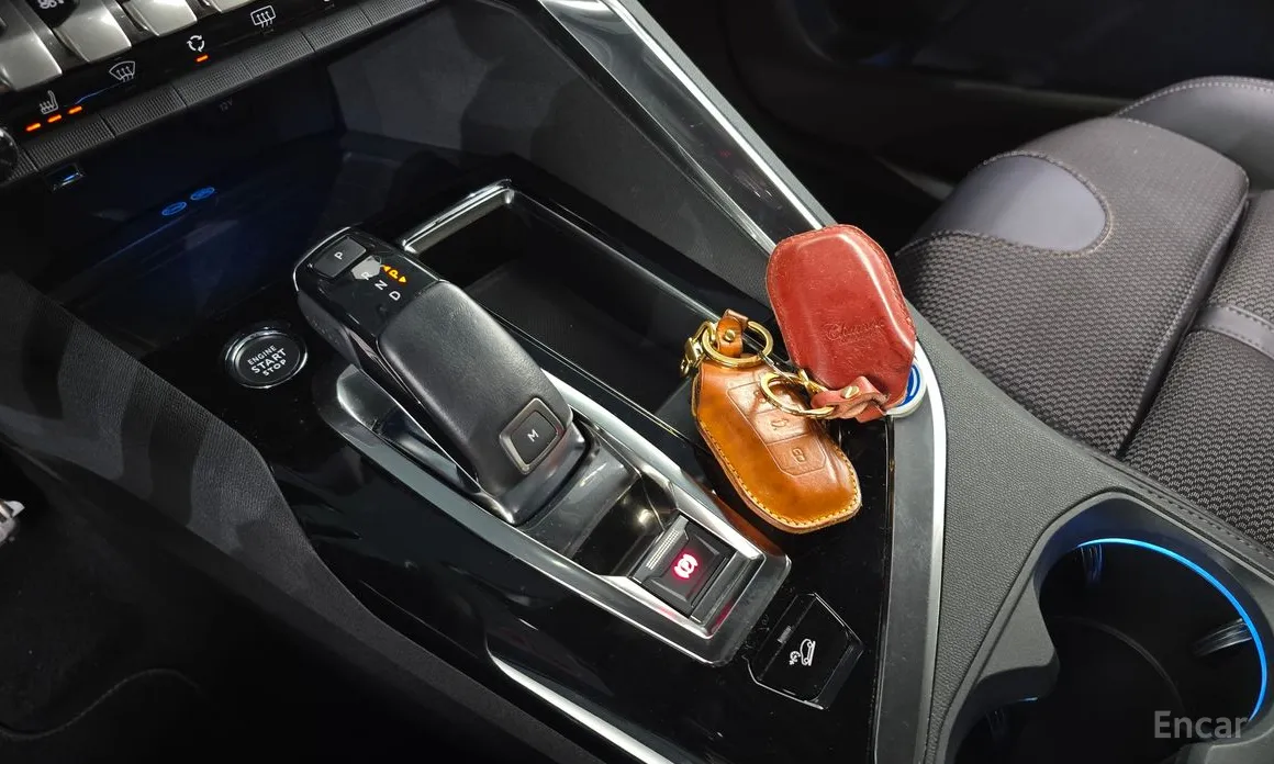 Фото 9 - Peugeot 5008