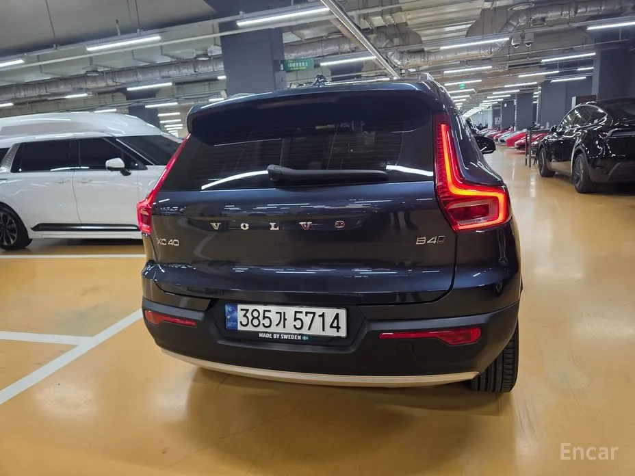 Фото 4 - Volvo XC40