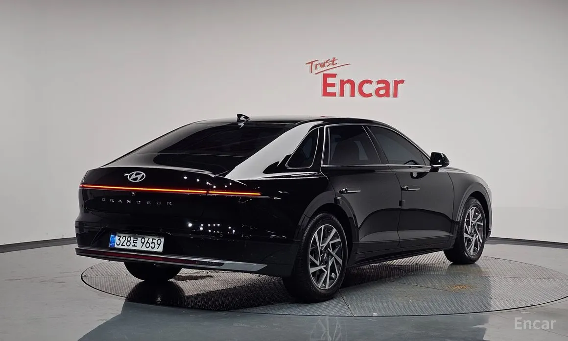 Фото 2 - Hyundai Grandeur