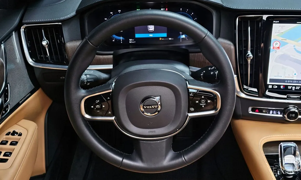 Фото 13 - Volvo V90