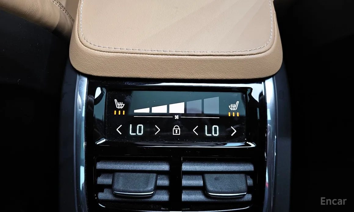 Фото 19 - Volvo V90