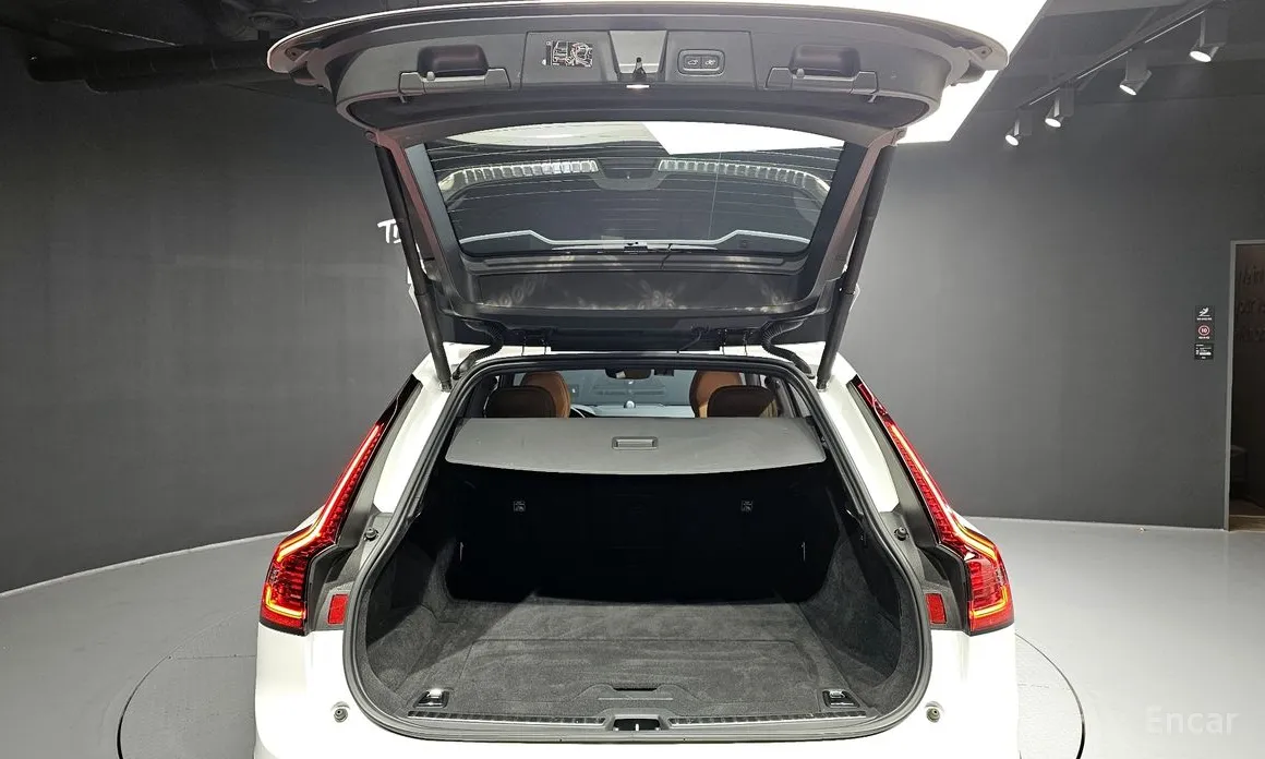 Фото 20 - Volvo V90