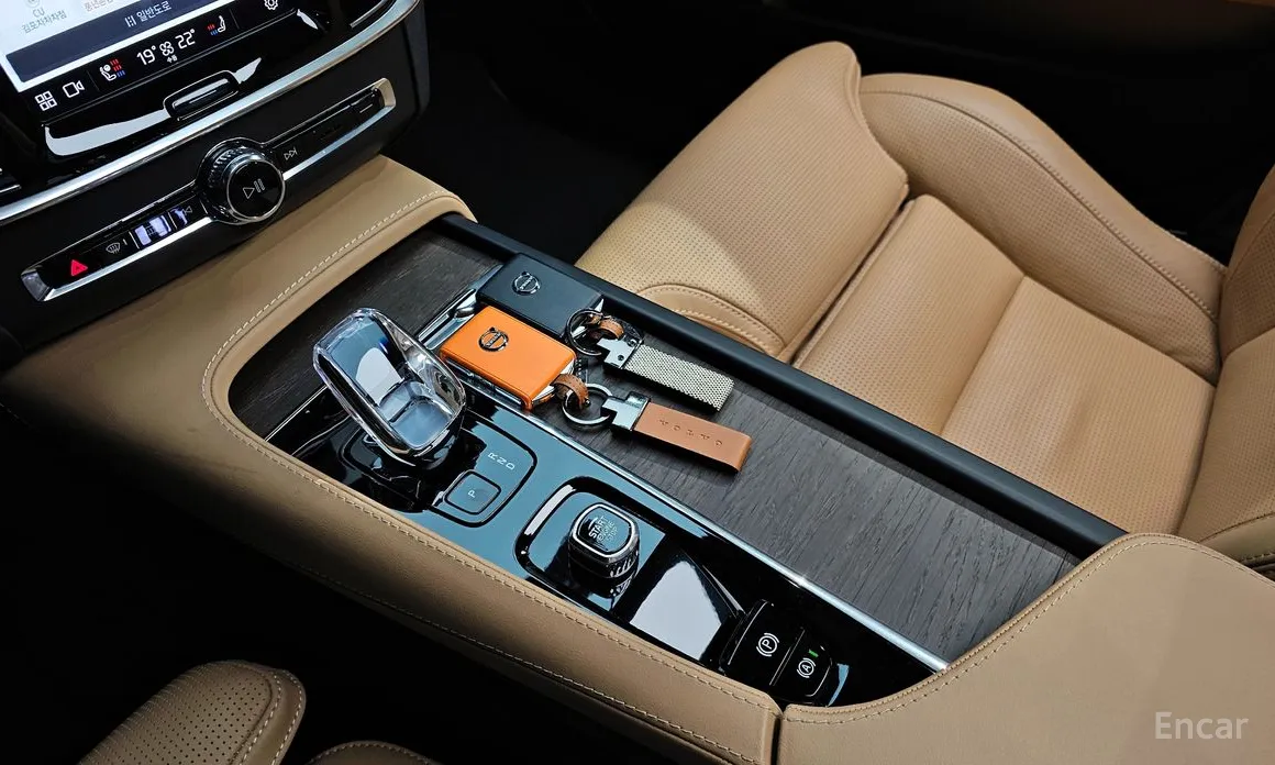 Фото 9 - Volvo V90