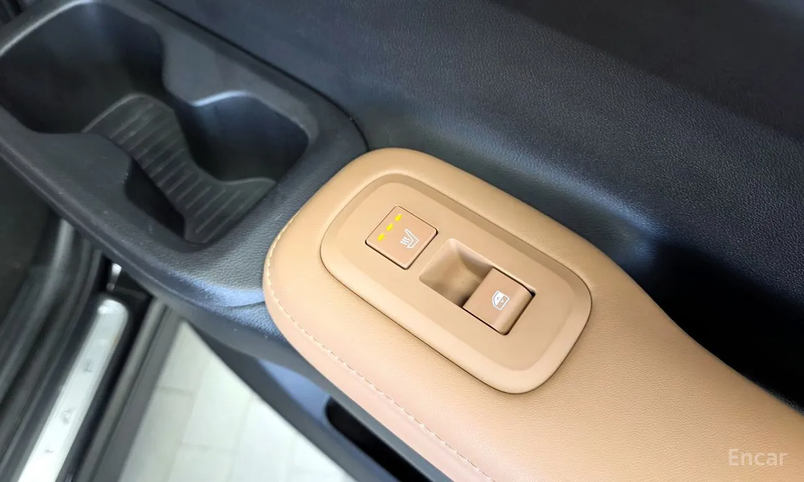 Фото 18 - Hyundai Santa Fe