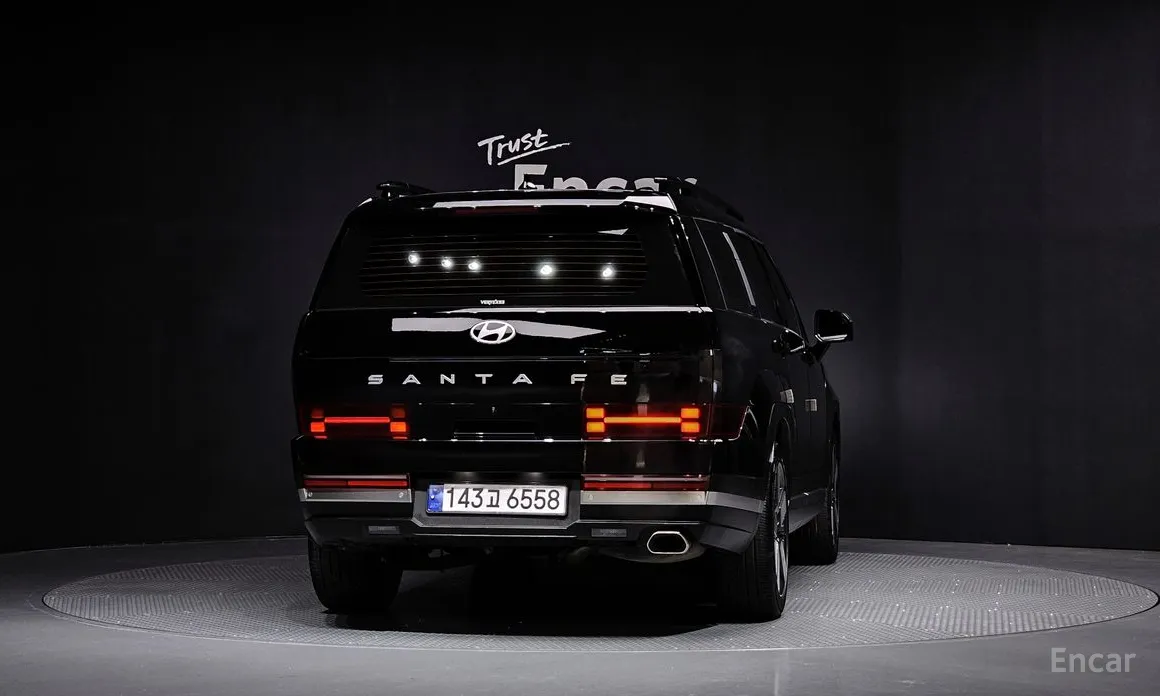 Фото 4 - Hyundai Santa Fe