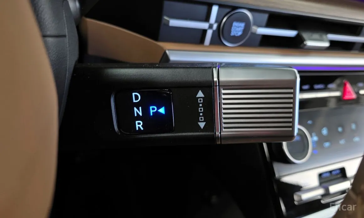 Фото 9 - Hyundai Santa Fe