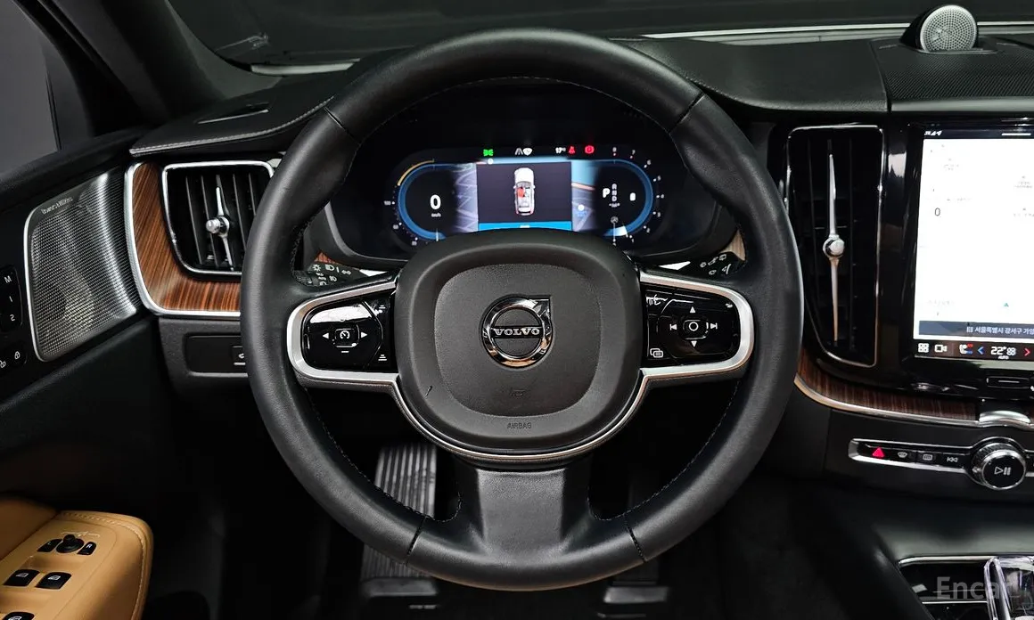 Фото 13 - Volvo XC60