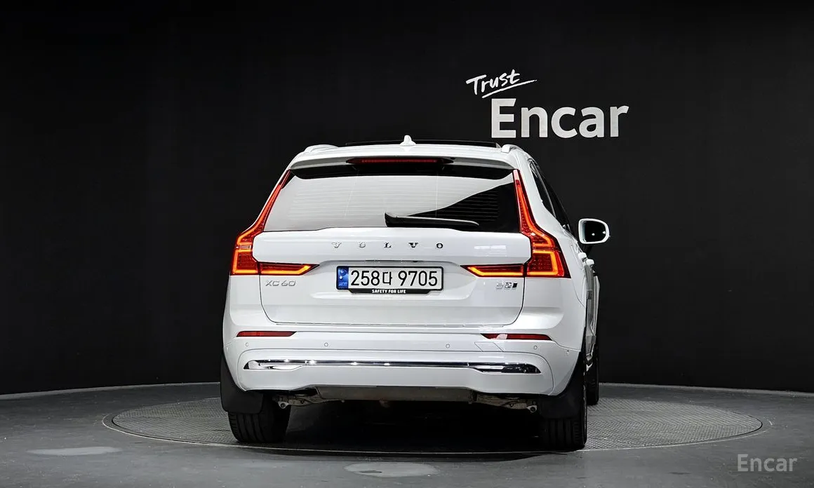 Фото 4 - Volvo XC60