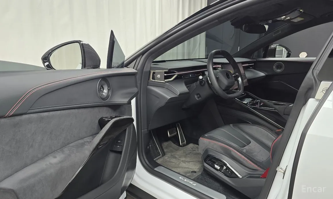 Фото 11 - Lotus Eletre