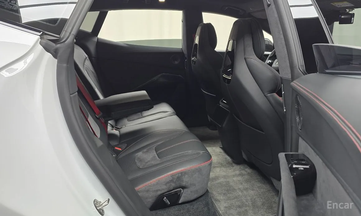 Фото 12 - Lotus Eletre