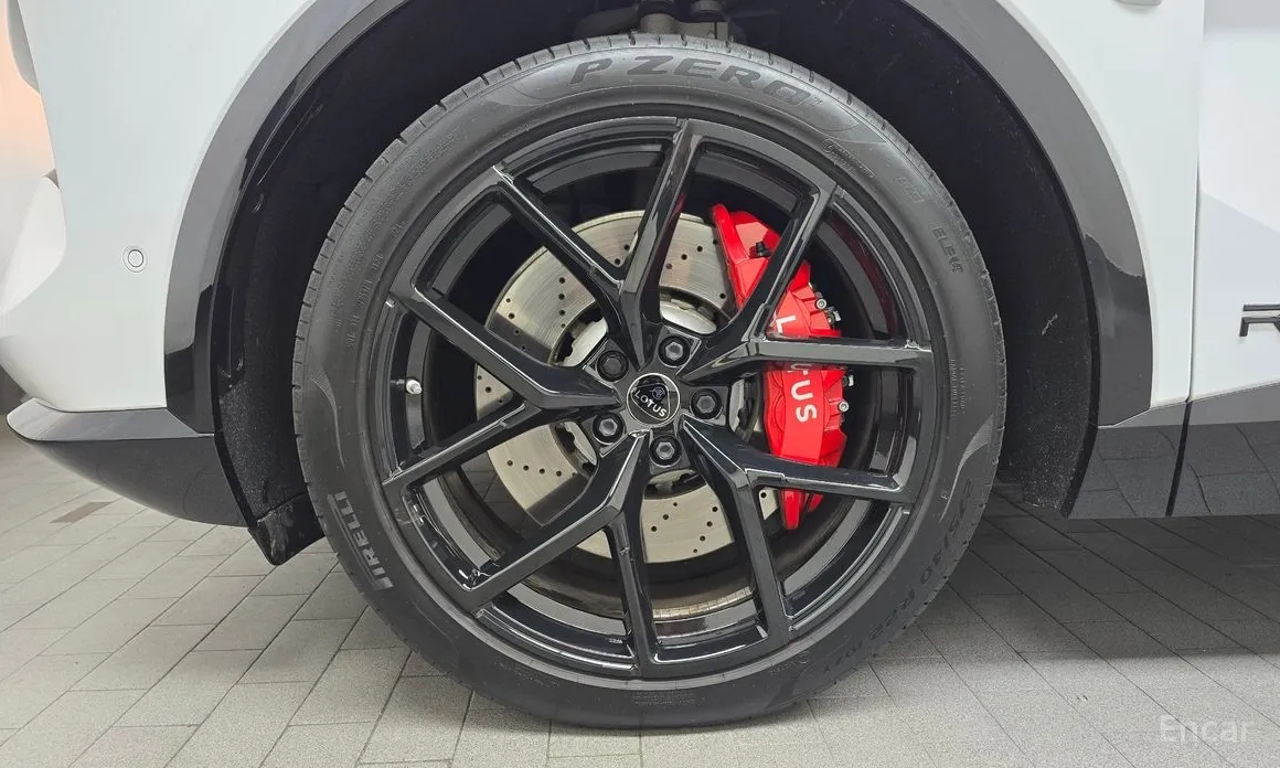 Фото 5 - Lotus Eletre