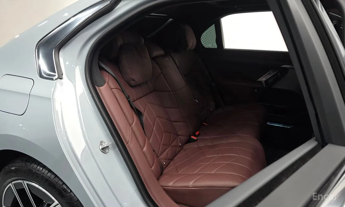 Фото 11 - BMW 7 Series